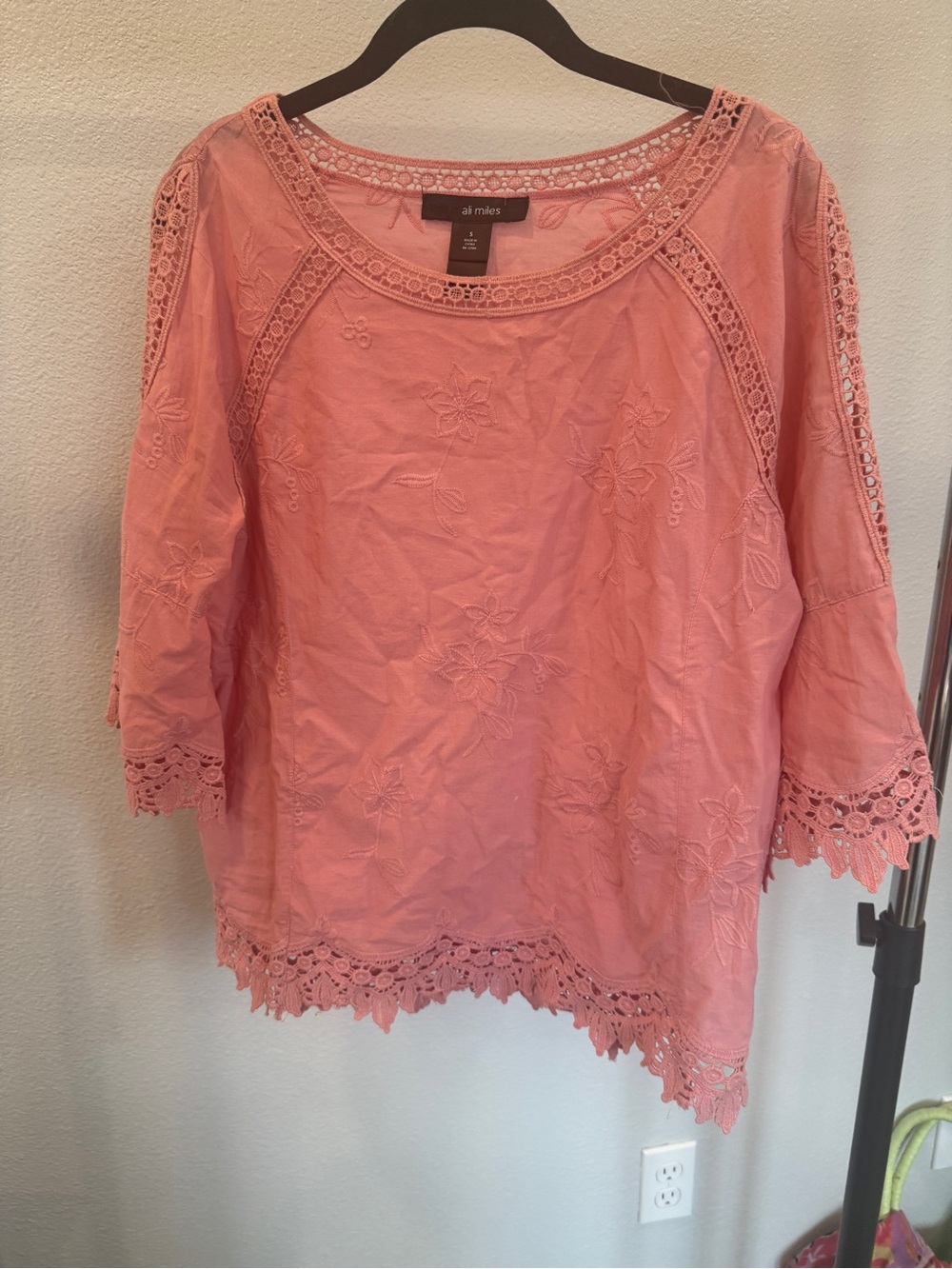 Ali Miles Coral Pink Embroidered Crochet-Trim Tunic Small 100% Cotton